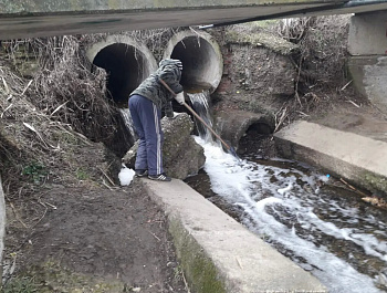 Ежедневно проводится мониторинг уровня воды в реках поселения